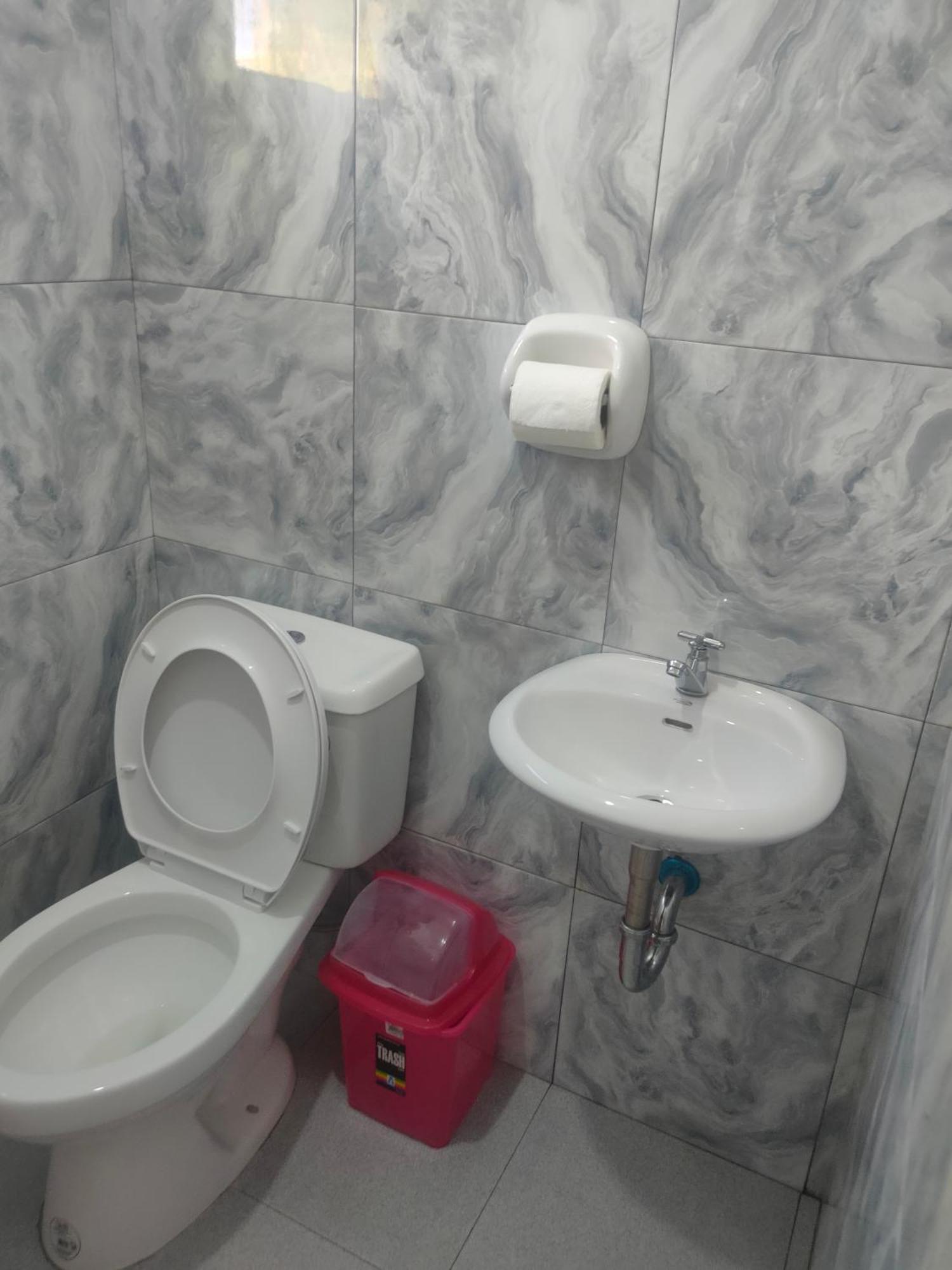 Fely'S Homestay Batuan Szoba fotó